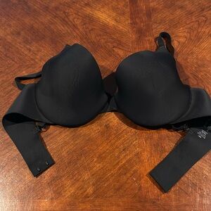 NWOT-Victoria’s Secret bra, Body by Victoria, 38C, black.